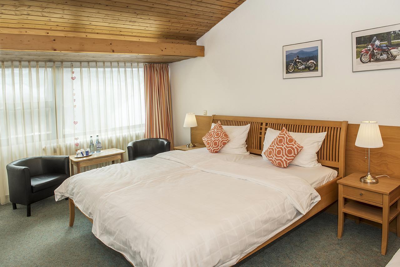 Akzent Hotel Restaurant Höhenblick Muehlhausen im Taele Exterior foto