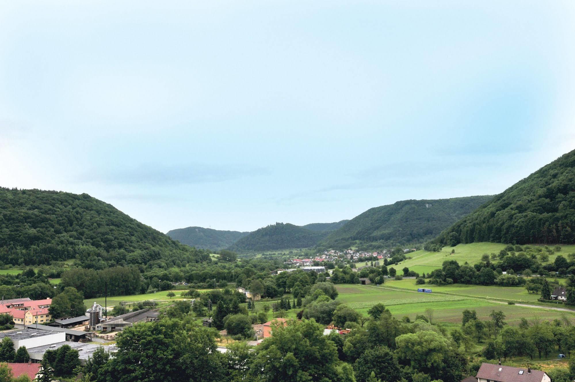 Akzent Hotel Restaurant Höhenblick Muehlhausen im Taele Exterior foto