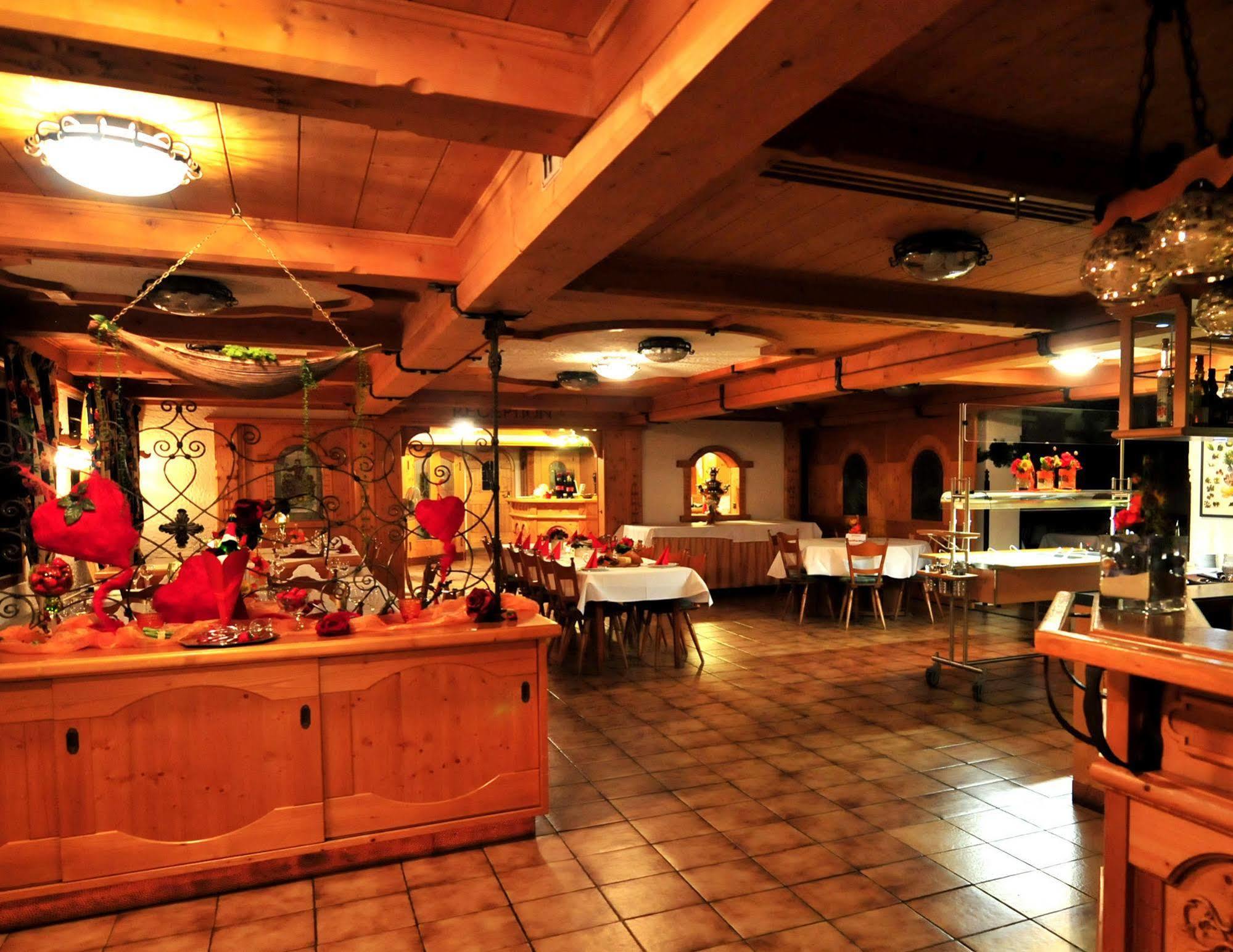 Akzent Hotel Restaurant Höhenblick Muehlhausen im Taele Exterior foto