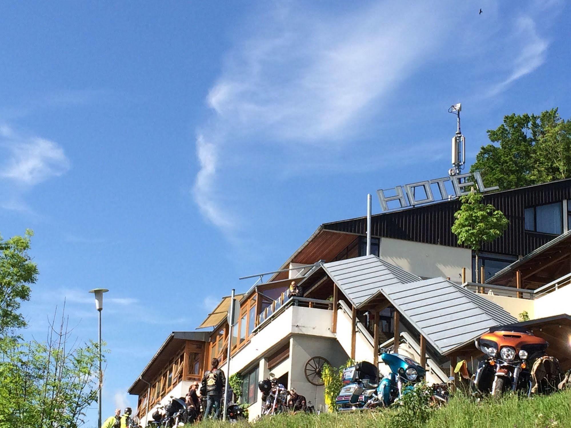 Akzent Hotel Restaurant Höhenblick Muehlhausen im Taele Exterior foto