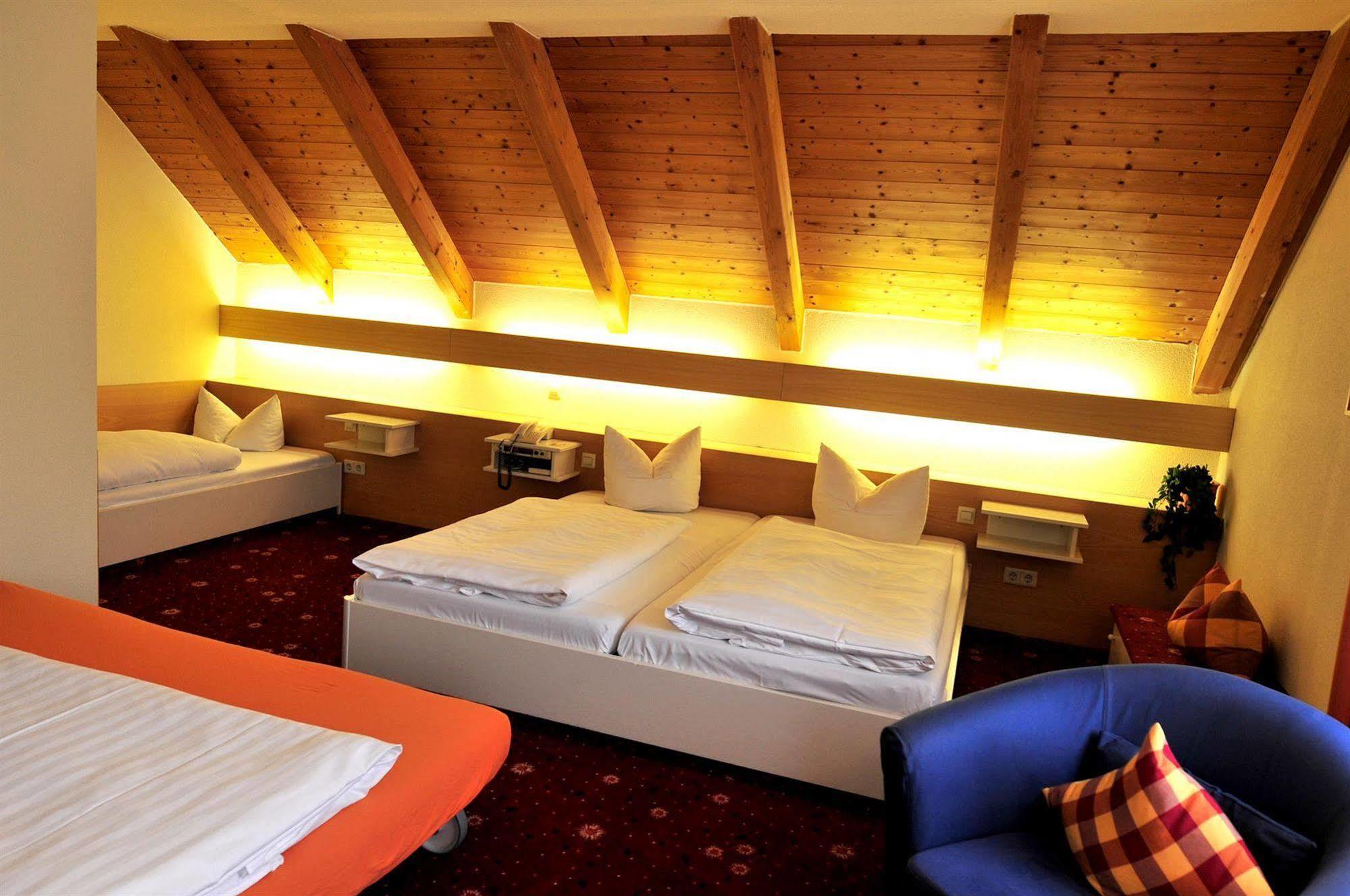 Akzent Hotel Restaurant Höhenblick Muehlhausen im Taele Exterior foto